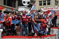 Trabzonspor USA Türk Günü Yürüyüşü’ne Katıldı